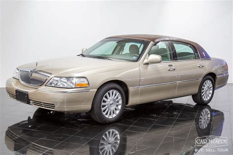 Lincoln Town Car Signature 2004 